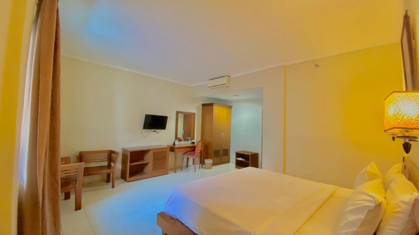 Pia Hotel จิเรบอน ภายนอก รูปภาพ