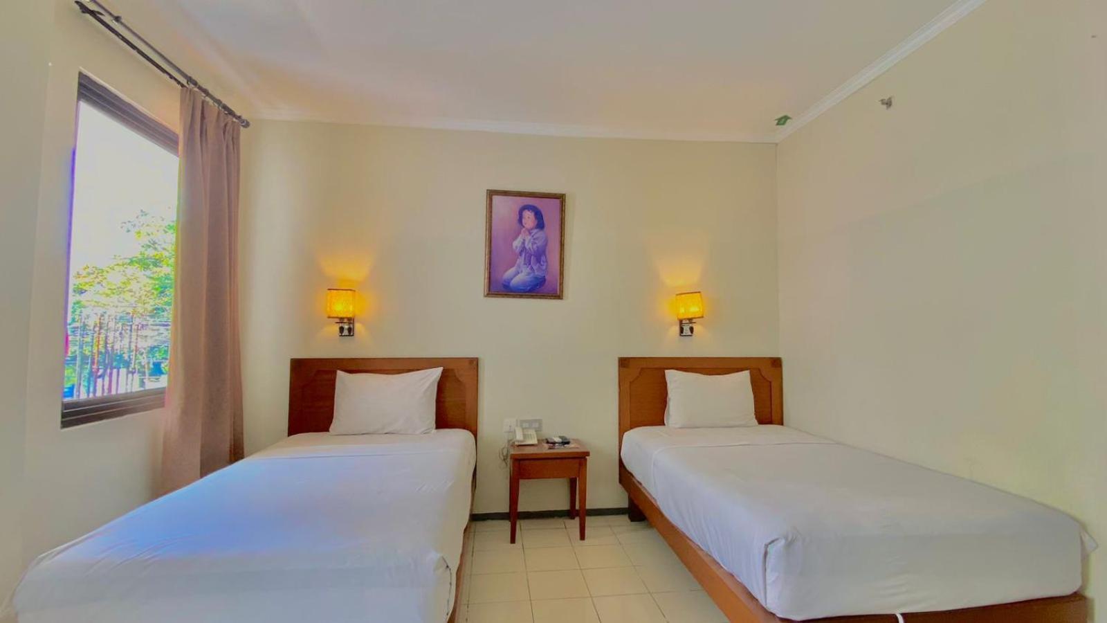 Pia Hotel จิเรบอน ภายนอก รูปภาพ