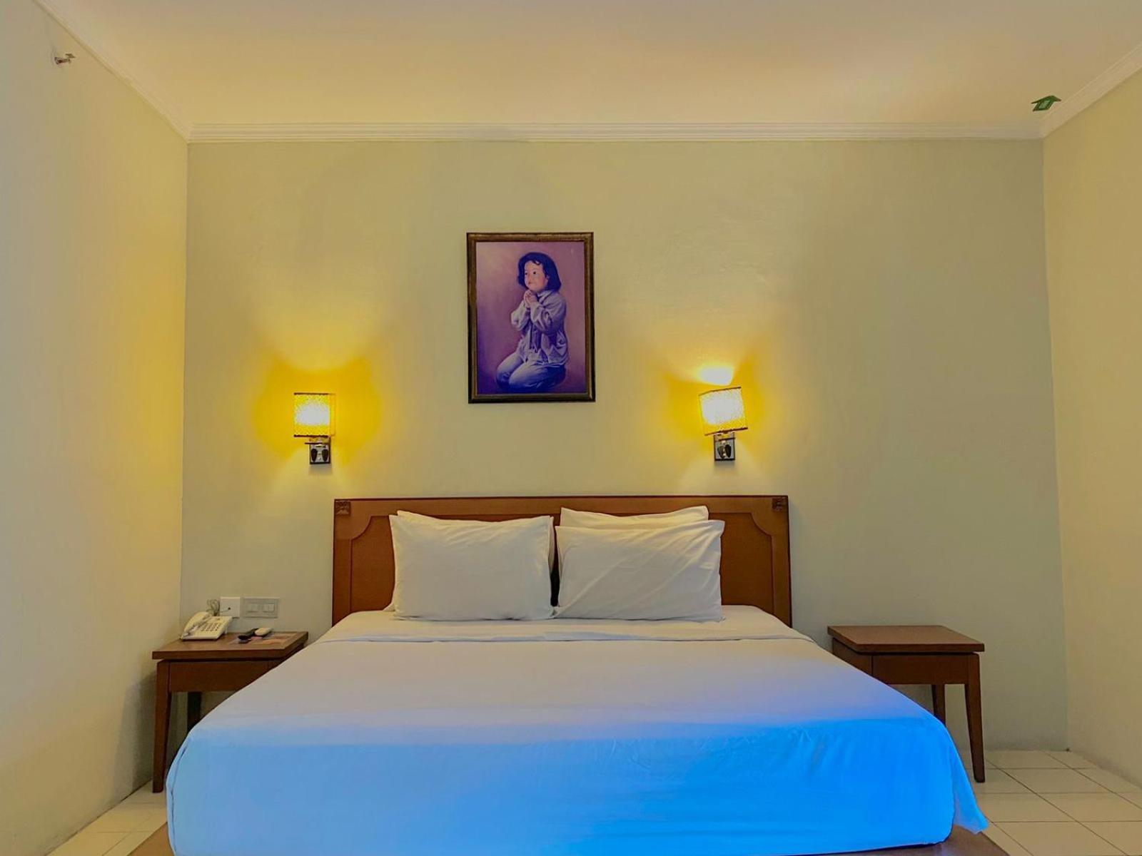 Pia Hotel จิเรบอน ภายนอก รูปภาพ