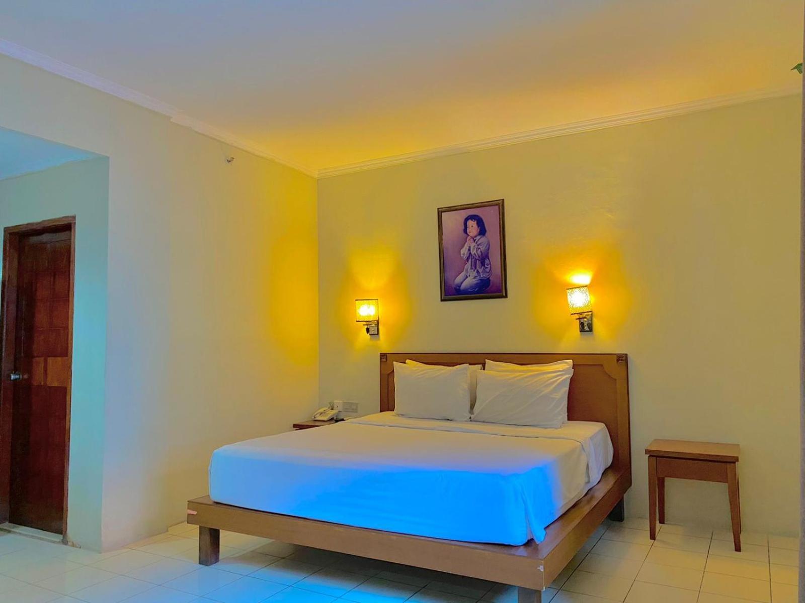 Pia Hotel จิเรบอน ภายนอก รูปภาพ